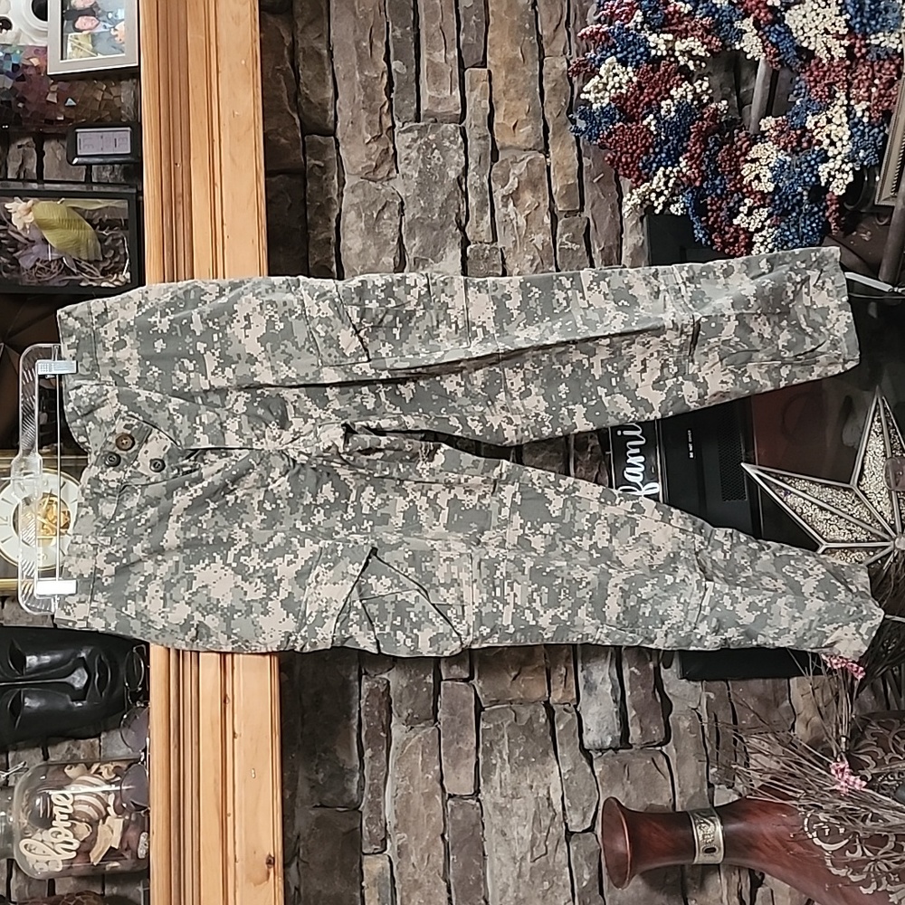 Camo Tactical pants sz Large